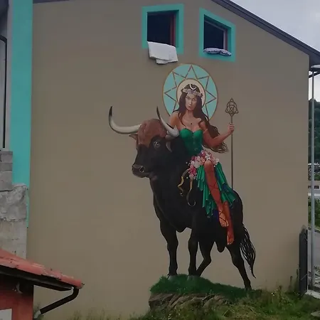 Bed & Breakfast Books & Bikes 4*