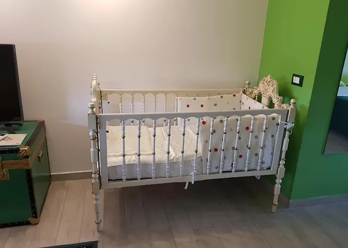 Bed & Breakfast Books & Bikes