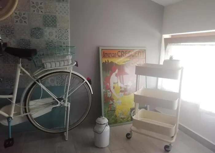 Bed & Breakfast Books & Bikes Buia