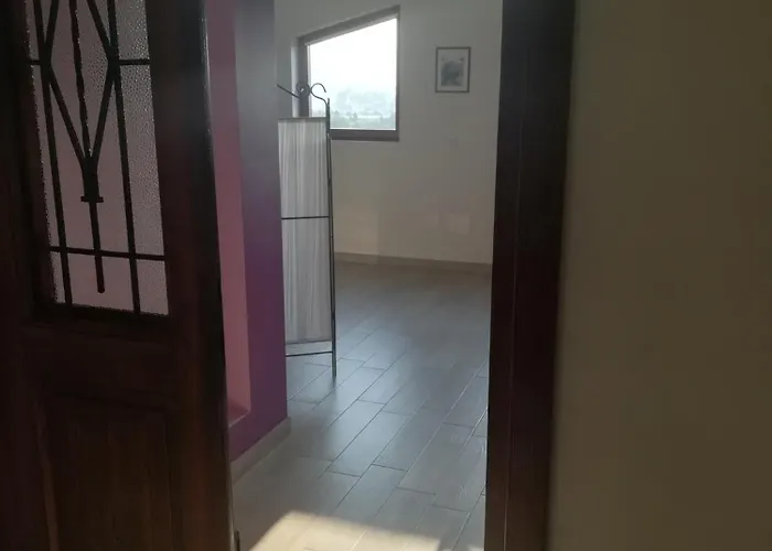 Bed & Breakfast Books & Bikes